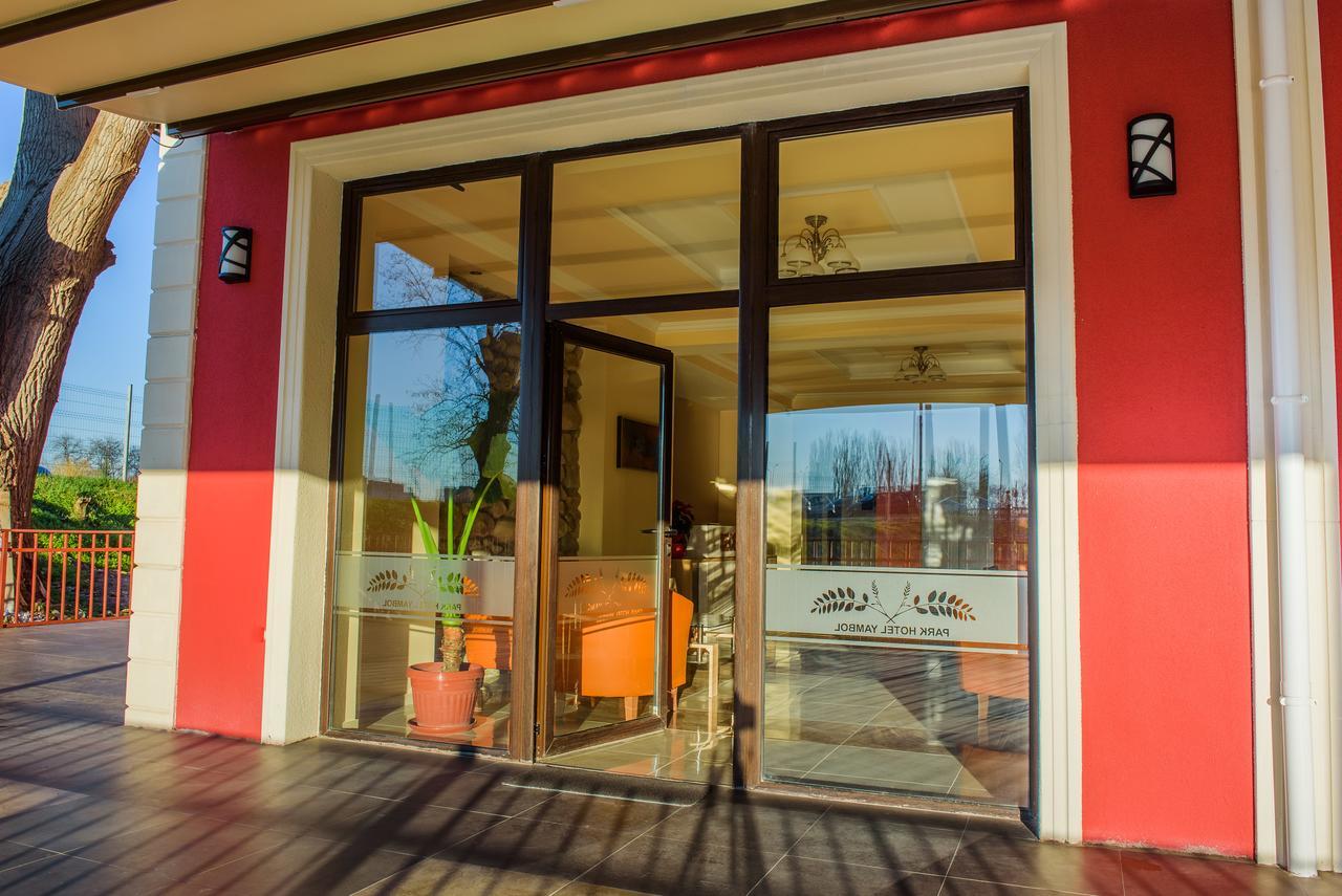 Park-Hotel Yambol Exterior photo
